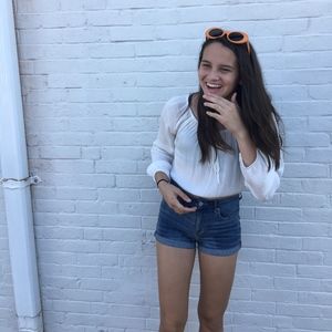 Meet your Posher, Emma